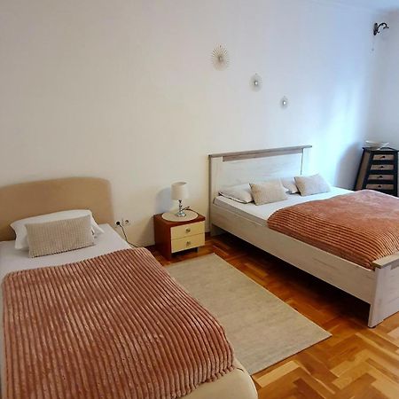 City Center Apartment Сараево Экстерьер фото