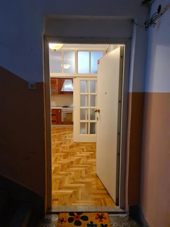 City Center Apartment Сараево Экстерьер фото